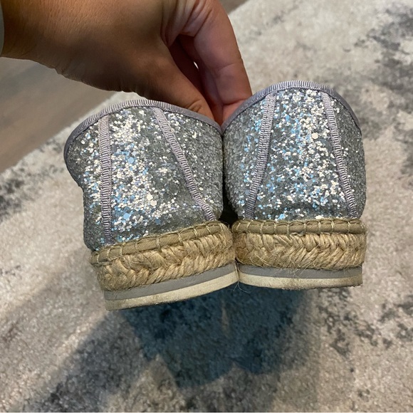 Silver sequin pointed toe espadrilles with silver leather tassels - Picture 3 of 7